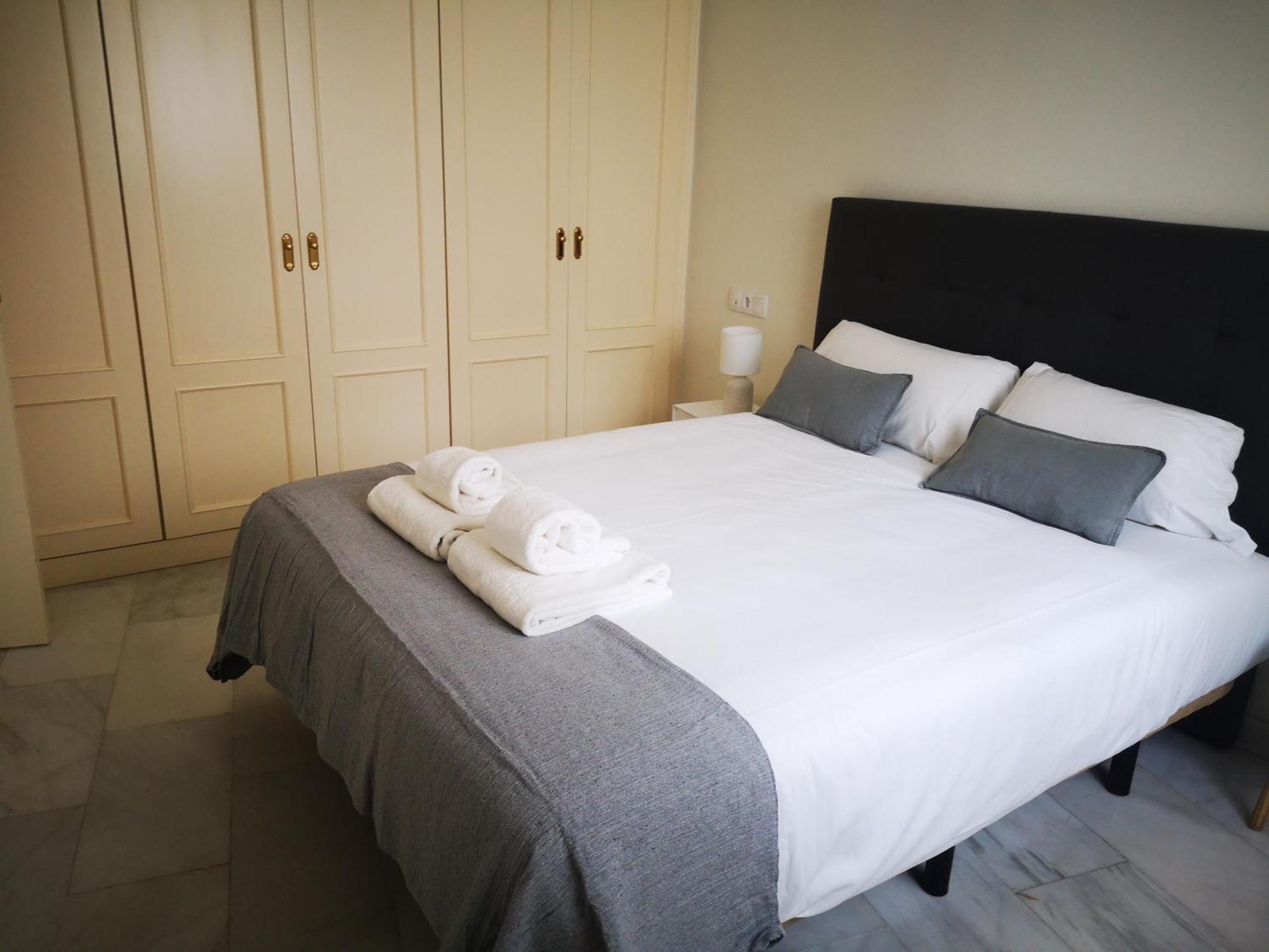 Charming Bright Apartment With Balconies On Cuesta Del Rosario إشبيلية المظهر الخارجي الصورة